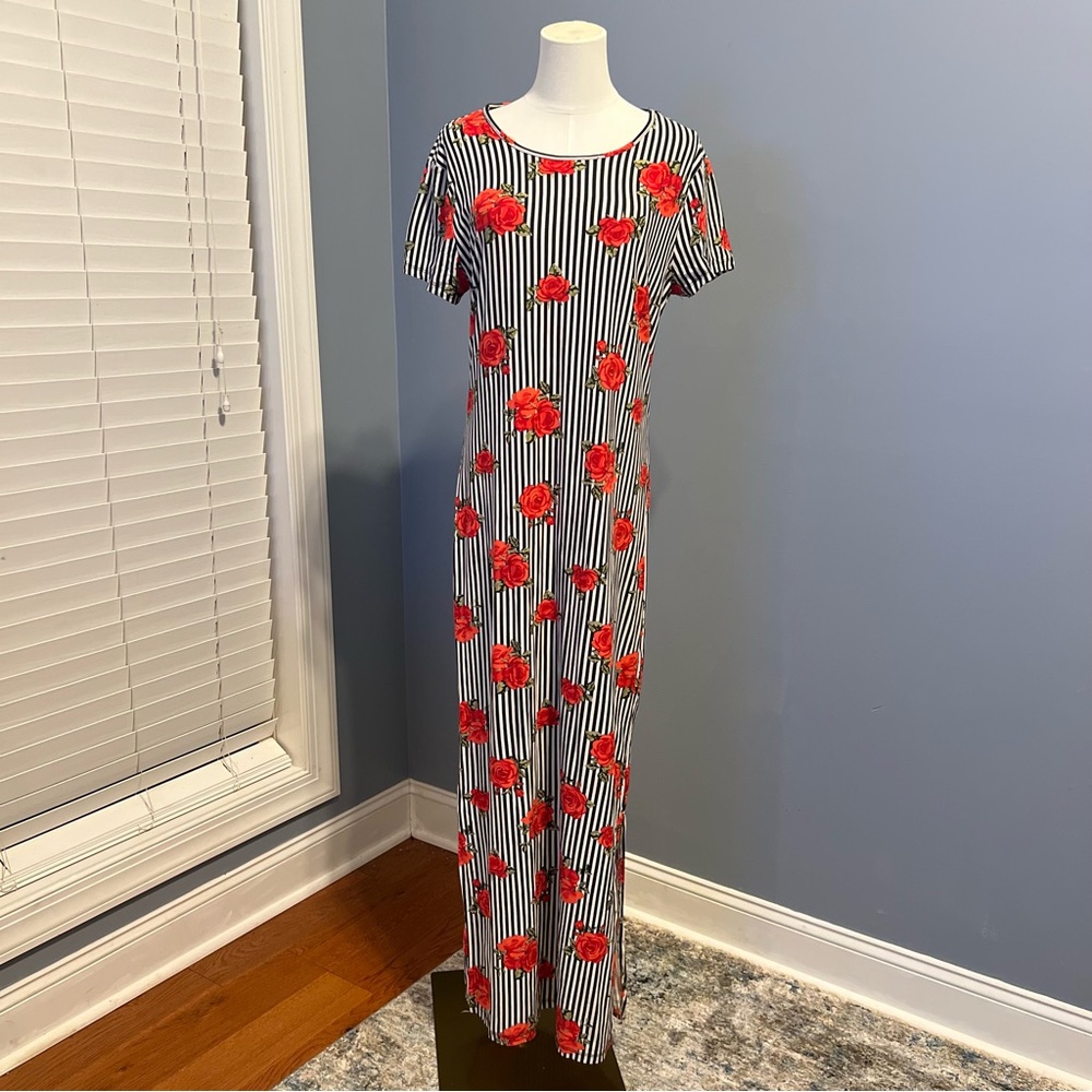 Long Striped Dress With Roses